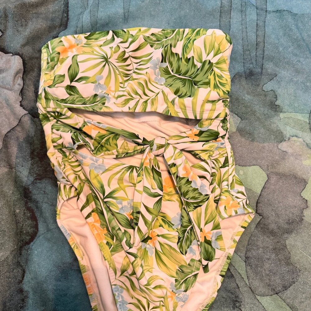 Shade & Shore Women's Bandeau Tie-Front Cutout One Piece Swimsuit Tropical Print - Picture 2 of 6